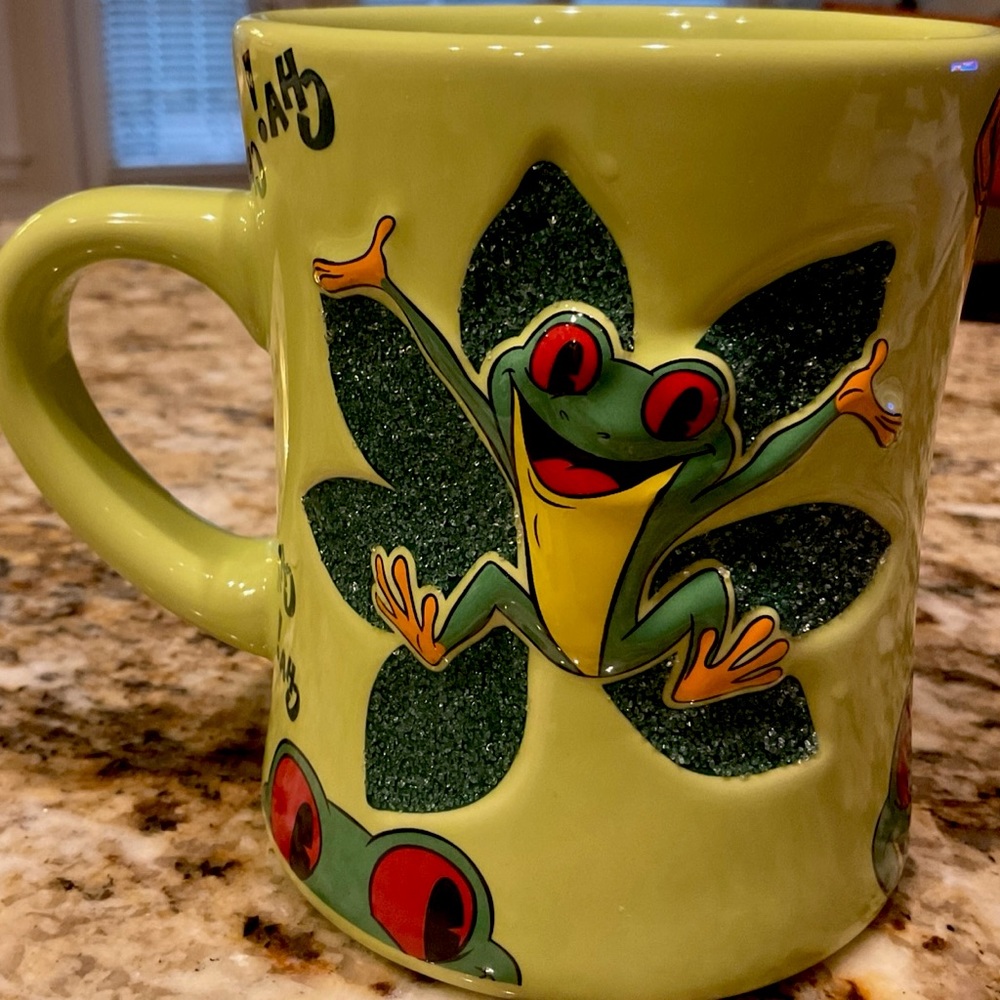 Rainforest Cafe Cha Cha the Red eyed Tree frog Mug 3D Art Green Glitter Embossed
